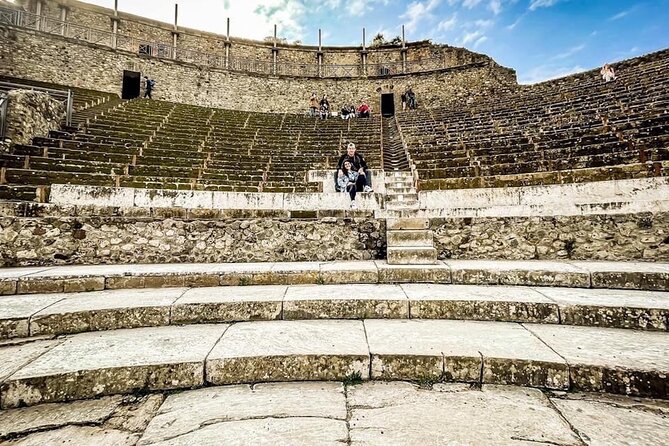 Once upon a time Pompeii 2 and a half hour tour - Headsets matter in a group of up to 30