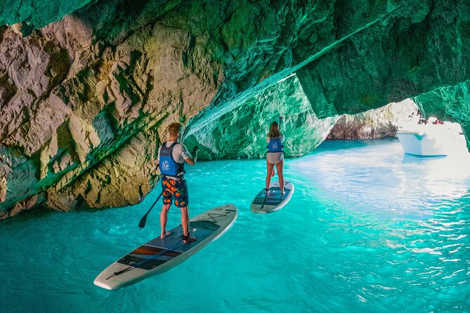 Paddleboard in Capri between caves and beaches. Photos included! - Key points to know before booking