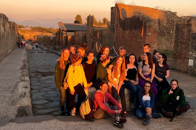 Pompei Guided Tour at Sunset - Heat, crowds, photos, and the late light