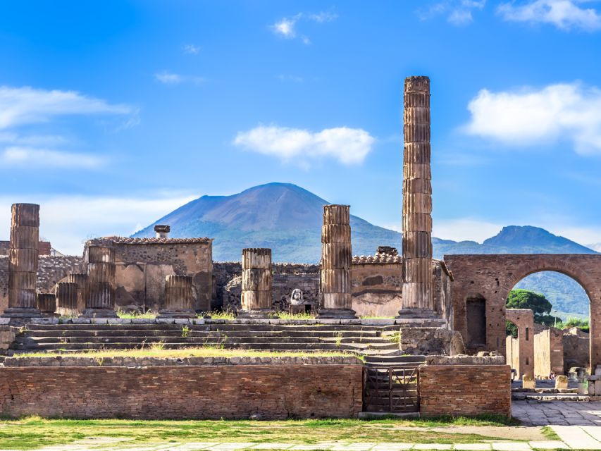Pompei: Pompeii and Vesuvius Combo with Transfer and Tickets - What the package price covers