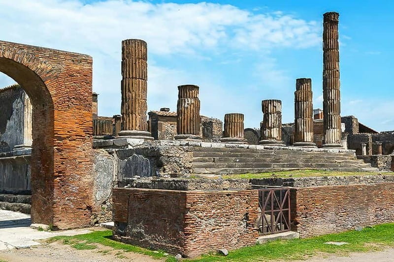 Pompei: Pompeii Private Tour - Why a private guide changes Pompeii