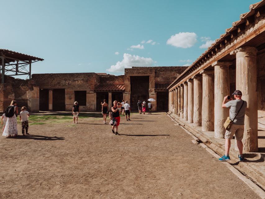 Pompeii: 2-Hour Guided Tour with an Archaeologist - Forum Baths, bakery remains, and everyday routines