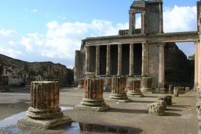 2 Hour Private Tour with an Archeologist Guide