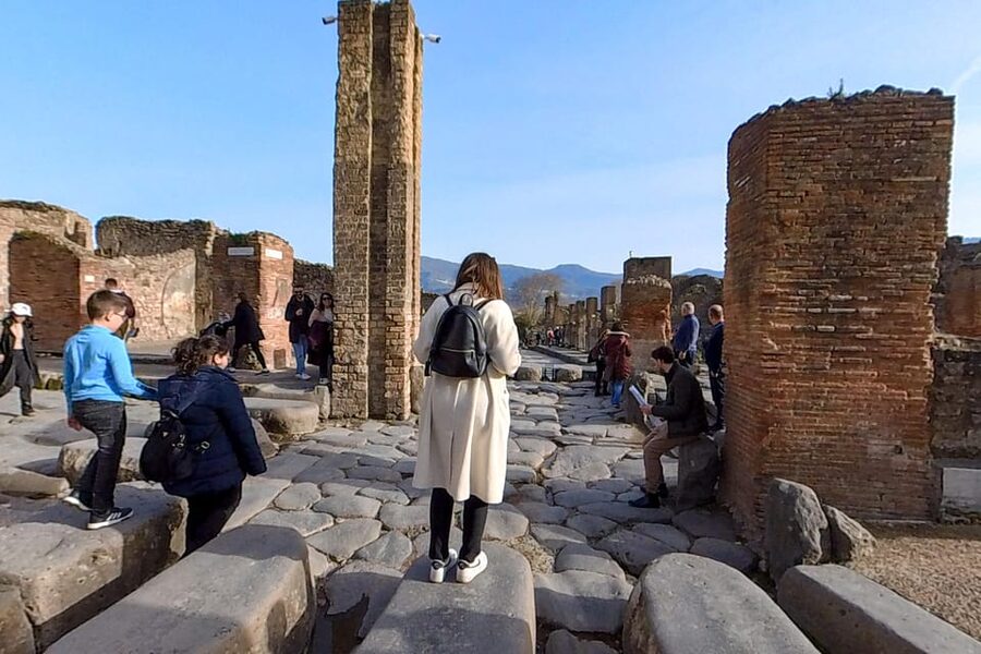 Pompeii: 2 Hours Skip the Line Visit with a Licensed Guide - The Roman Forum, where Pompeii made decisions