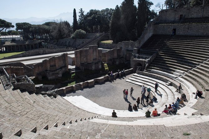 Pompeii 2h Small-Group Tour with Expert Archaeologist - The Odeon and Teatro Grande