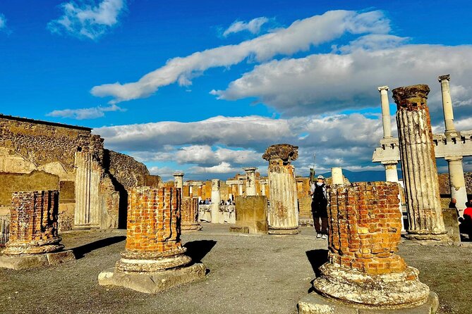 Pompeii and Herculaneum from Sorrento or Naples - What the small-group vehicle changes
