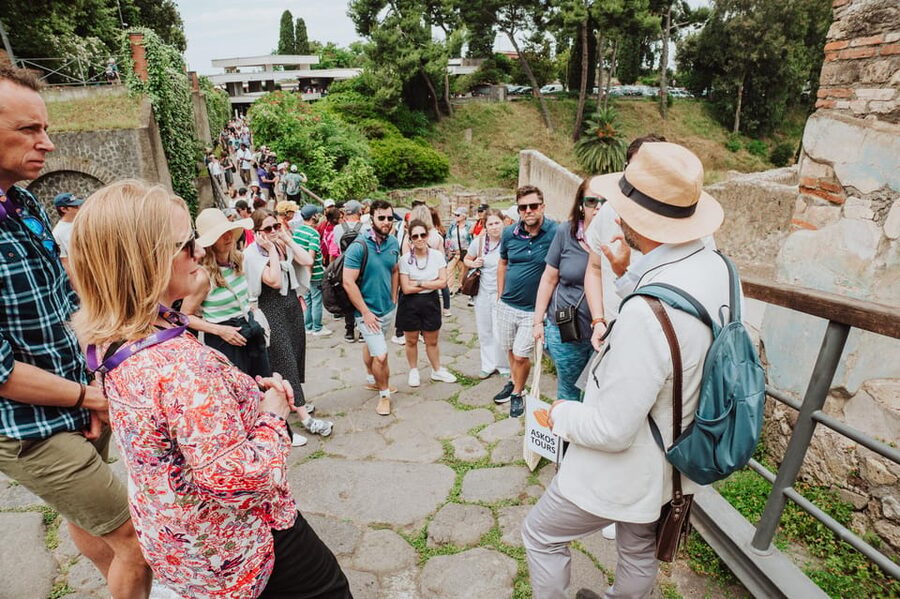 Pompeii and Herculaneum small group excursion from Sorrento - Why pairing Pompeii with Herculaneum works
