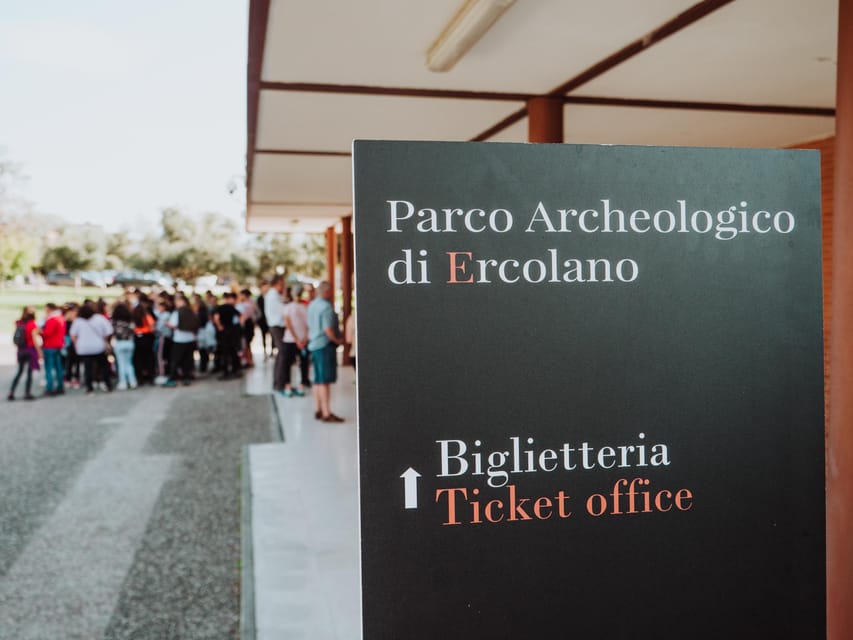 Pompeii and Herculaneum small group excursion from Sorrento - The 30-minute lunch break