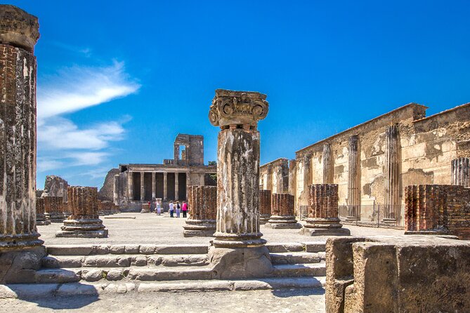 Pompeii and Herculaneum Small Group Tour with an Archaeologist - Villas, baths, and the clues they leave behind
