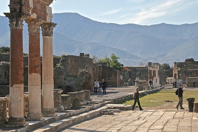 Pompeii and Villa of the Mysteries Private Tour - Understanding the eruption of Mount Vesuvius