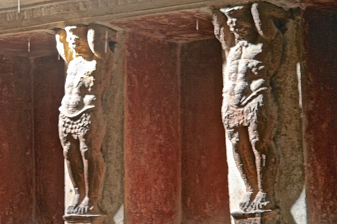 Pompeii and Villa of the Mysteries Private Tour - Walking through Pompeii’s baths, villas, and theaters