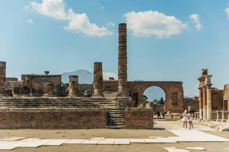 Pompeii: Archaeological Park Tour with Ticket on request - What two hours really covers