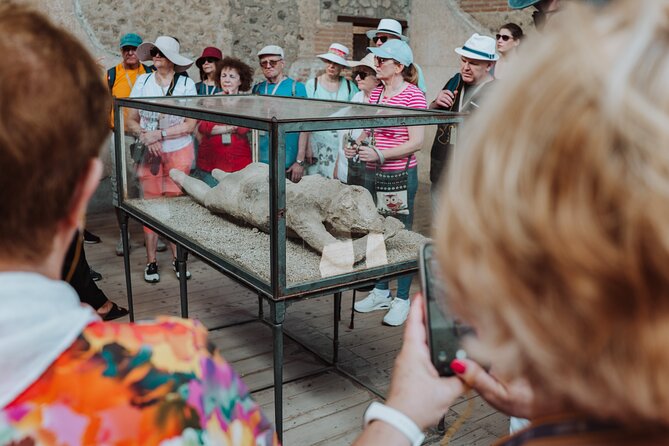 Pompeii Archaeological Small-Group tour for 15 people - Why a guided first look at Pompeii helps