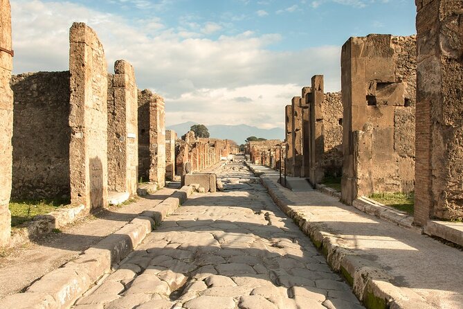 Pompeii Day Tour - Why a live guide can make a major difference