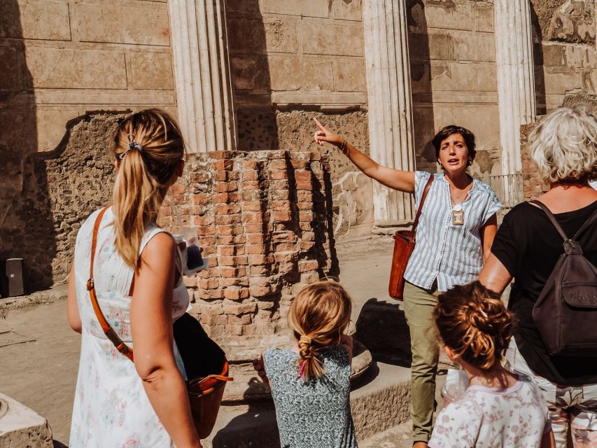 Pompeii: Entry Ticket and Guided Tour with an Archaeologist - Shops, food, and the Macellum
