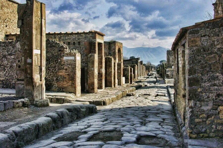 Pompeii: Entry Ticket & Guided Tour with an Expert Historian - Key points to know before booking