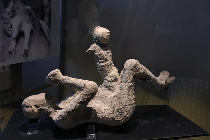 Pompeii Exclusive 2h Private Tour with your Archaeologist - Houses and objects preserved under volcanic ash