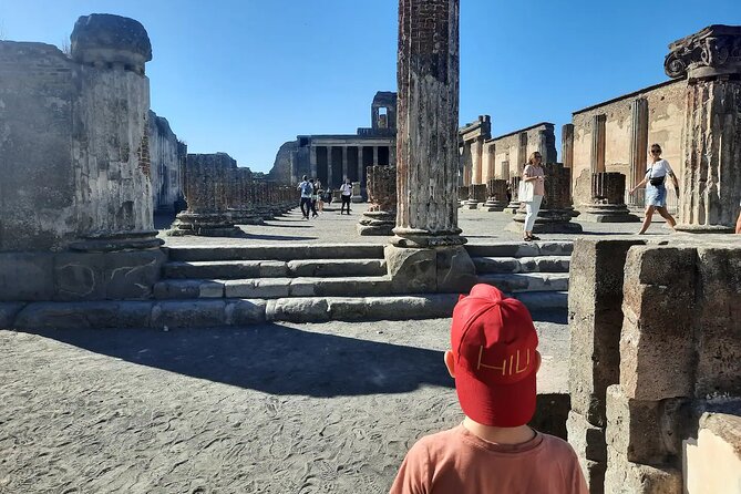 Pompeii: Exclusive Private Walking Tour with an Archaeologist - House of Menander and the scale of a Roman home