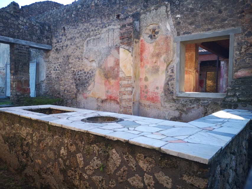 Pompeii: Guided Day Trip to Ruins and 2 Wineries Visits - Why Pair Pompeii With Mount Vesuvius Wine?
