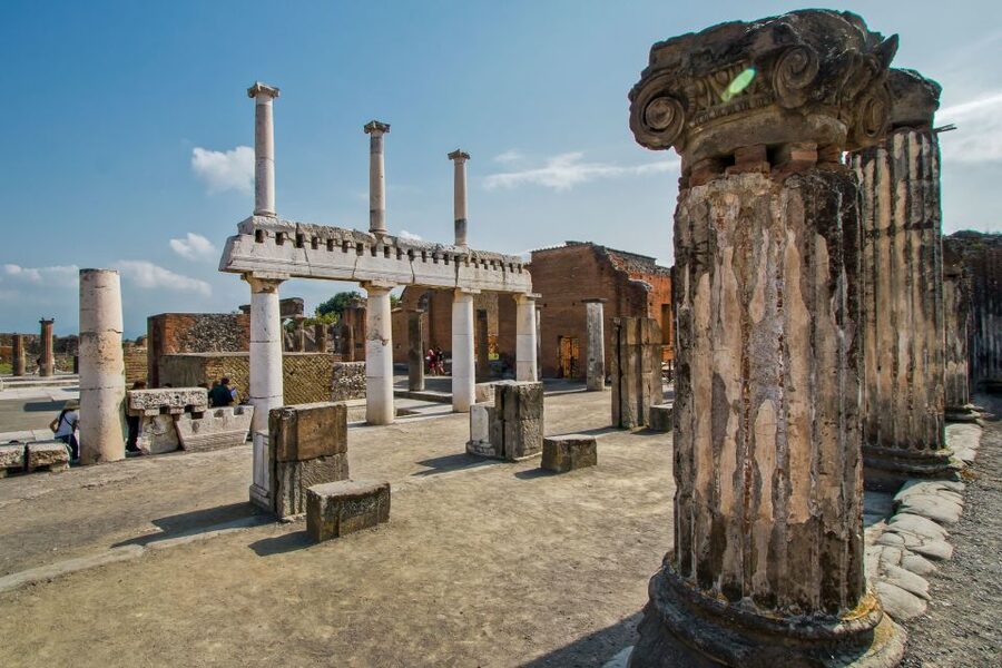 Pompeii: Guided Tour and Skip-the-Line Ticket - Macellum, the Lupanare, and the human cost