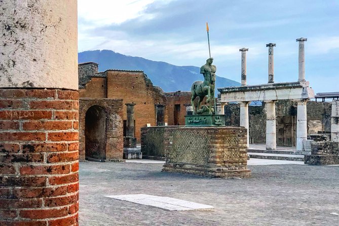 Pompeii Guided Tour From Sorrento Coast - Baths, bakery, and houses show daily routines