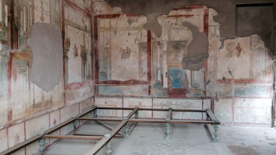 Pompeii: Guided Tour with Archaeologist with max. 12 People - House of Menander and Pompeii’s decorated homes