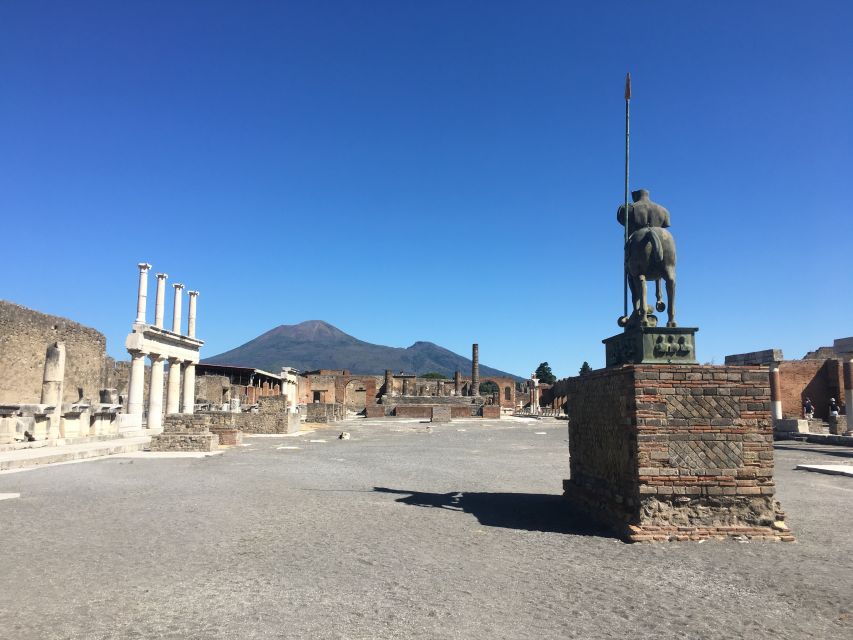Pompeii: Guided Tour with Archaeologist with max. 12 People - Terme Stabiane and the public side of Roman life