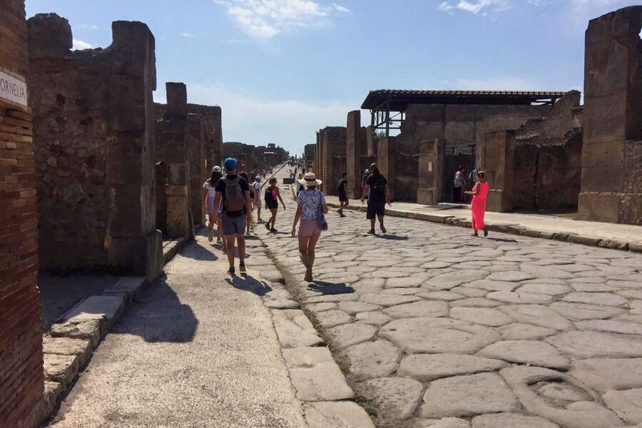 Pompeii: Guided Walking Tour with Entrance Ticket - Key points at a glance