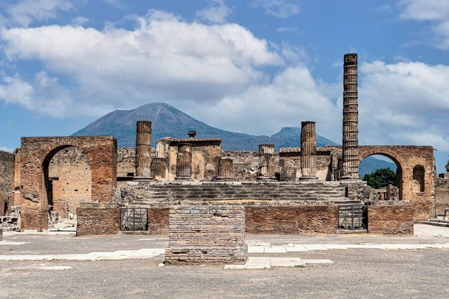 Pompeii: Guided Walking Tour with Entrance Ticket - Guide quality and communication