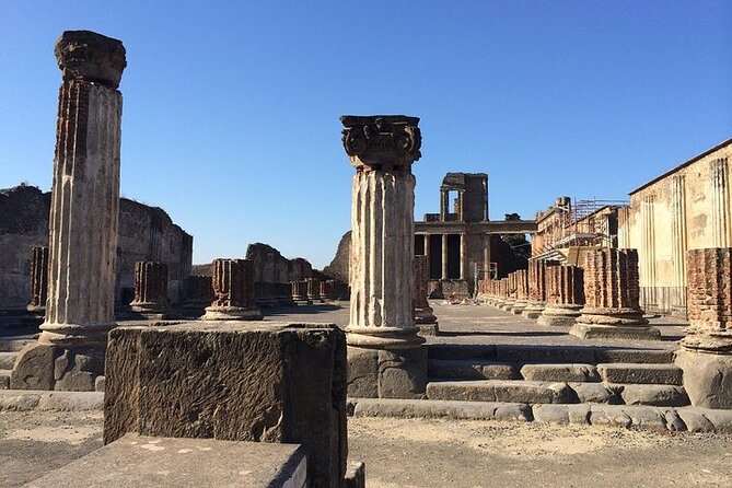 Pompeii, Herculaneum & Wine Tour, with Licensed Guide included - What the private format adds