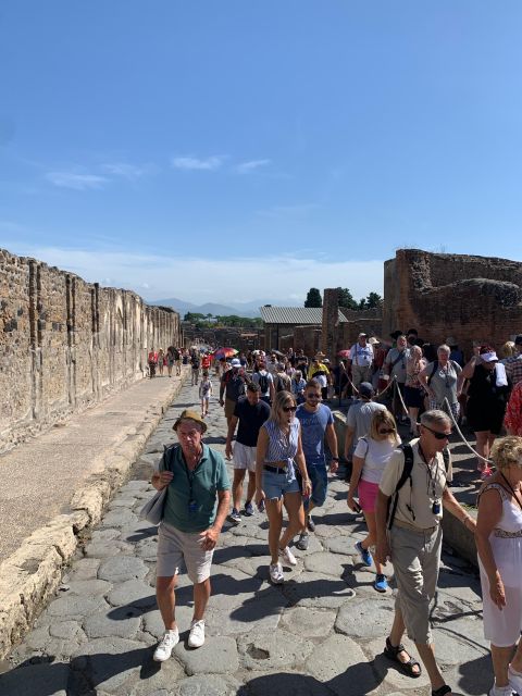 Pompeii in 2h and 30mnt: walk with local guide - Marina Gate and the value of a local guide