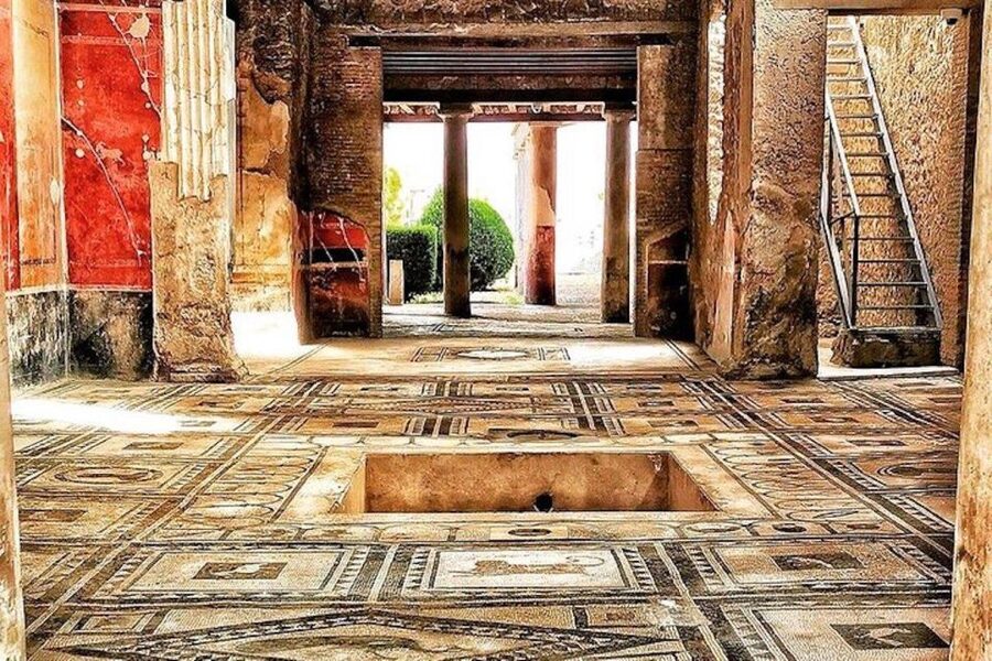 Pompeii in 2h and 30mnt: walk with local guide - Meeting at Parking Camping Zeus