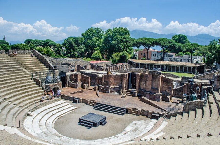 Pompeii Pass: Skip-the-Line, Guided Tour & Museum Access - Seeing Pompeii from the City Train