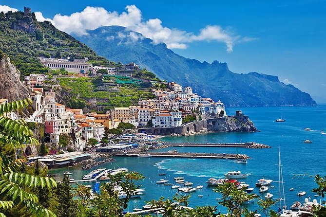 Pompeii, Positano,Sorrento with guide, tickets and lunch all included - A three-course lunch with wine and limoncello