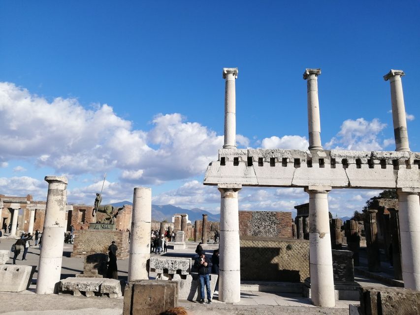 Pompeii: Private Guided Tour with an archeologist - Houses, temples, frescoes, and mosaics