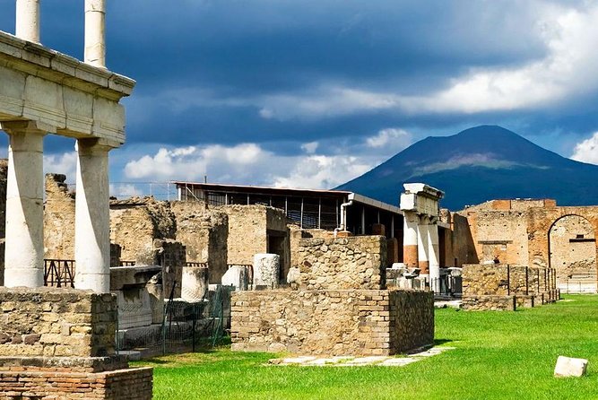 Pompeii Private Half-Day Tour from: Naples,Sorrento, Amalfi Coast - Shops, brothels, and preserved human forms