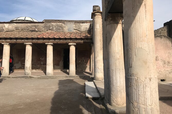 Pompeii Private Tour with an Archaeologist and Skip The Line - The Granaries and the casts