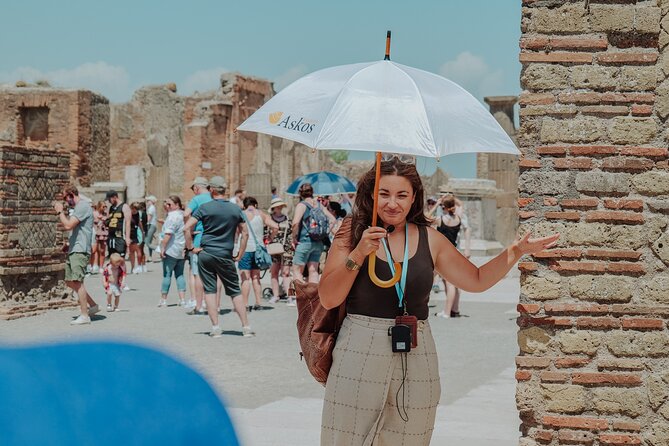 Pompeii Private Tour with an Archaeologist Guide - Why a private guide changes Pompeii