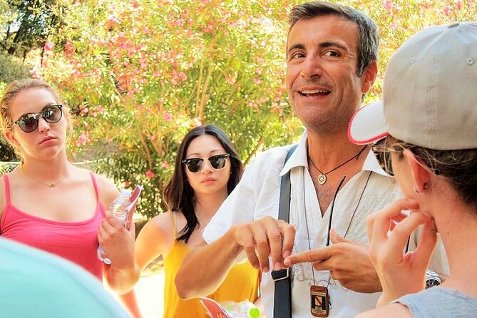 Pompeii private tour with an Official Guide - What happens at Piazza Esedra