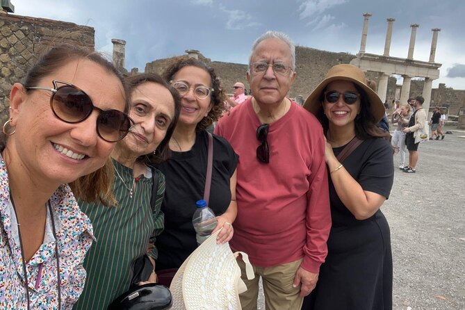 Pompeii private tour with expert guide in archaeology - A patrician house with frescoes and mosaics