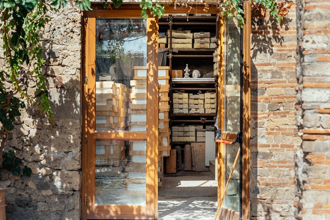Pompeii PRIVATE TOUR With Locals: Ticket & Guide Included - Ancient streets, shops, baths, and villas