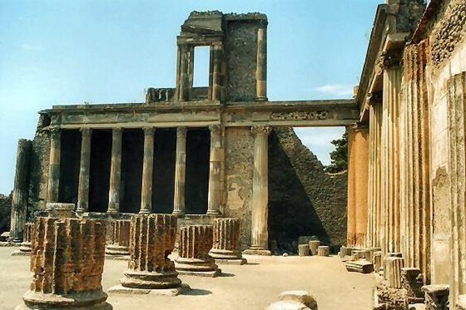 Pompeii Ruins Half-Day Tour from Sorrento with Guide - Entering the Archaeological Park