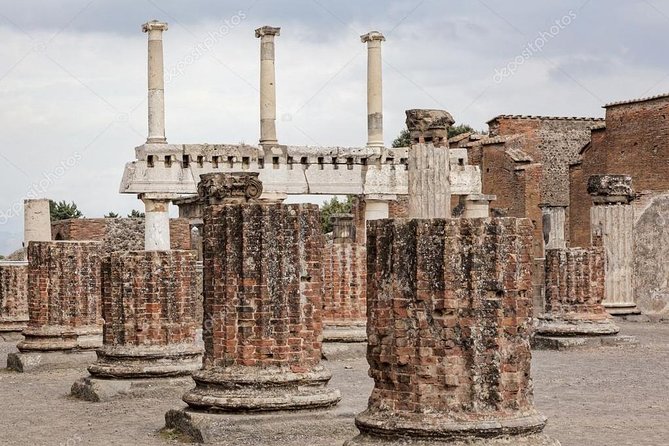 Pompeii Skip-the-Line Entry & Guided Tour with a certified guide - Finding the meeting point at Pompei Scavi
