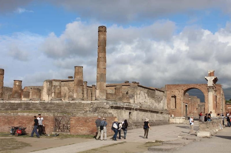 Pompeii: Skip-the-Line Guided Archaeological Discovery Tour - What the Archaeologist Adds