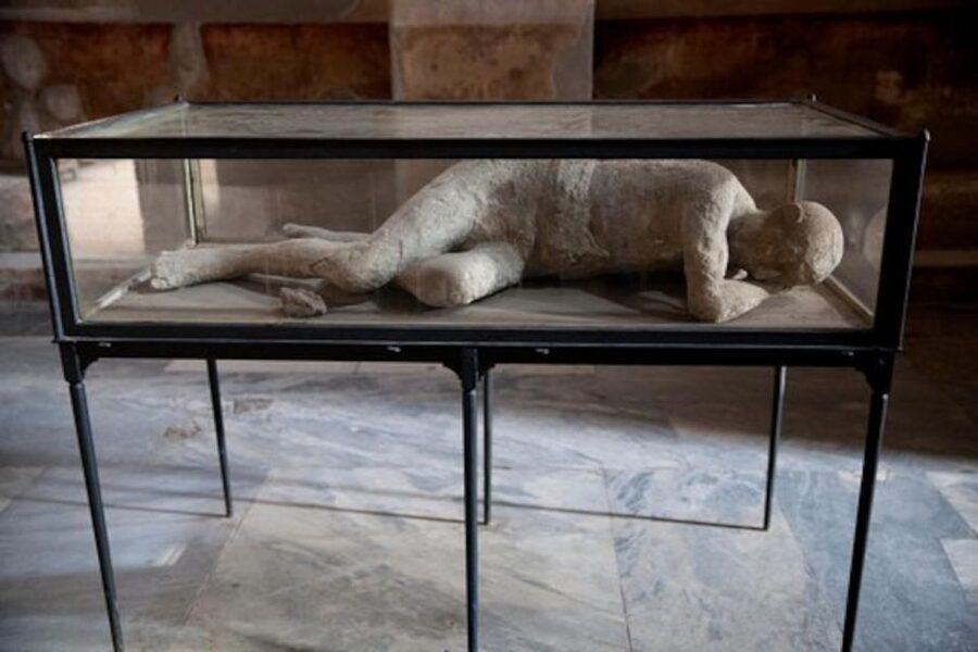 Pompeii: Skip-the-Line Guided Tour with Expert Archaeologist - New excavations and a city still being uncovered