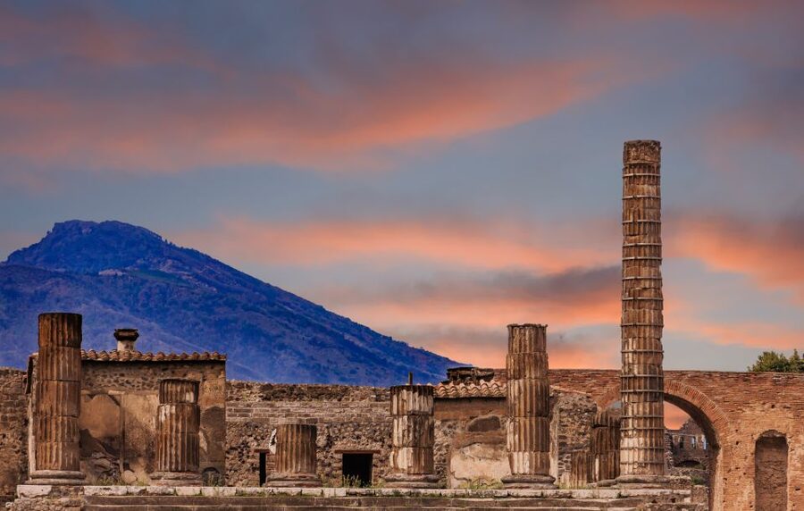 Pompeii: Skip-the-line-Ticket and Guided Tour - Frescoes, mosaics, and artwork worth stopping for