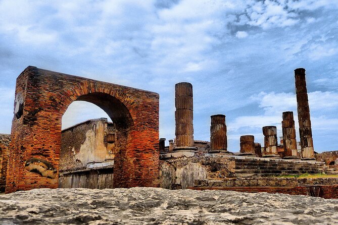 Pompeii: Skip the line ticket (art) + audioguide + map - Inside the Archaeological Park of Pompeii