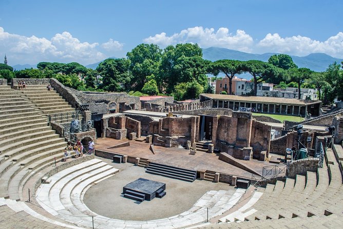 Pompeii: Skip-the-line-Ticket with Guided Tour - Headsets and a group of up to 20