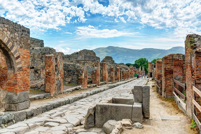 Pompeii Skip-the-Line Tour – Private and limited group options - Why an archaeologist changes Pompeii