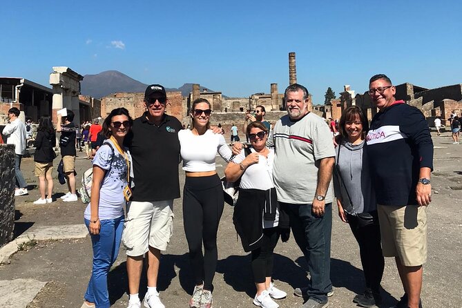 Pompeii Skip-the-line Tour with Archaeologist Guide - Meeting the guide near Piazza Esedra